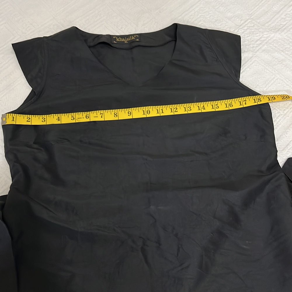 Khaisilk black top. - Picture 8 of 8